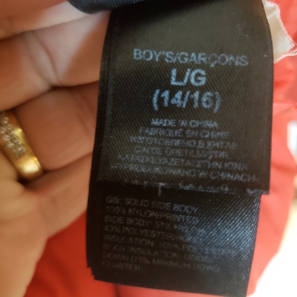 The north face boys jacket.sz L.riversable hoodie. The red side has some stain - Picture 8 of 8